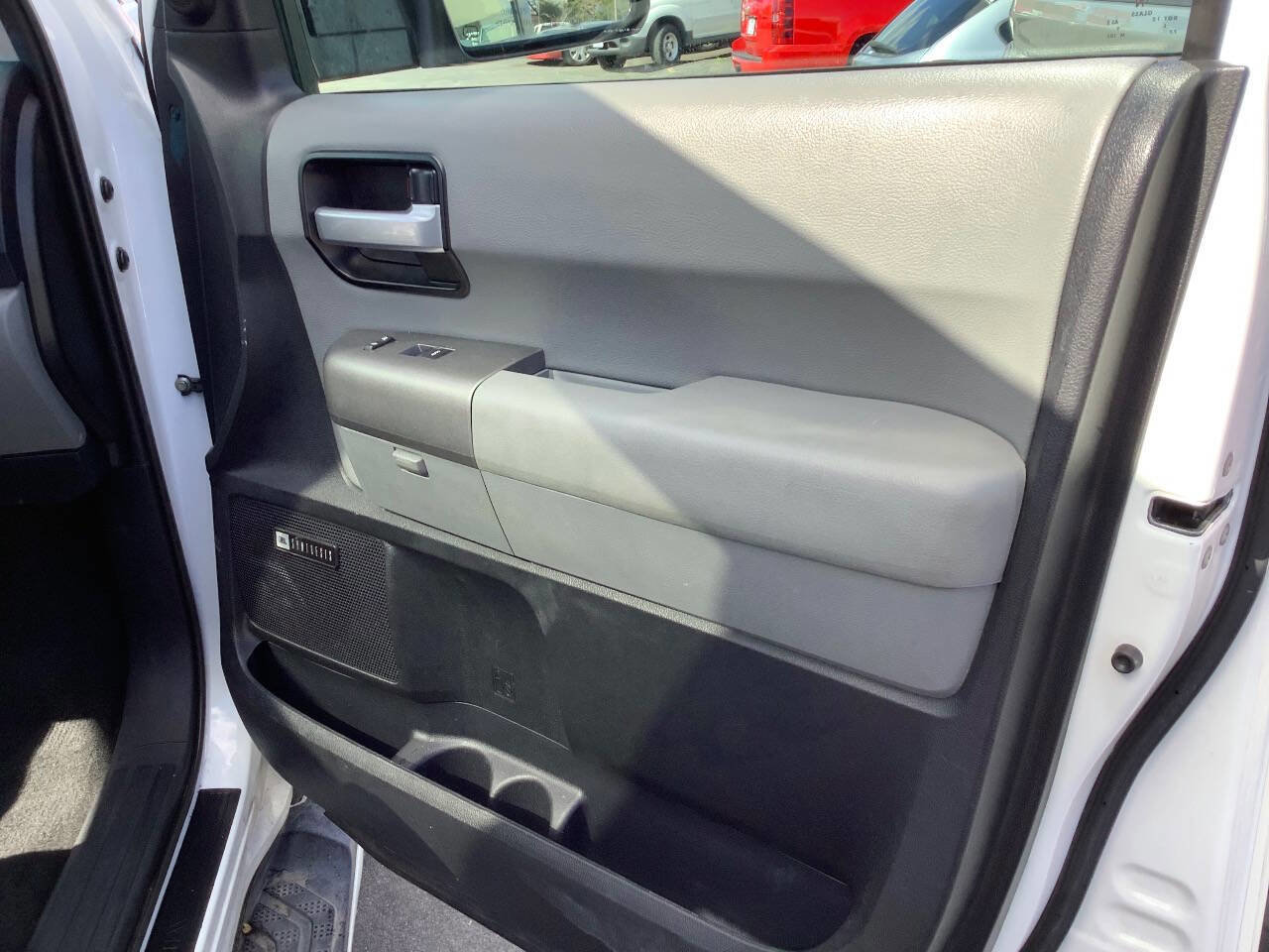 Used 2015 Toyota Sequoia Limited AWD/4WD image 43