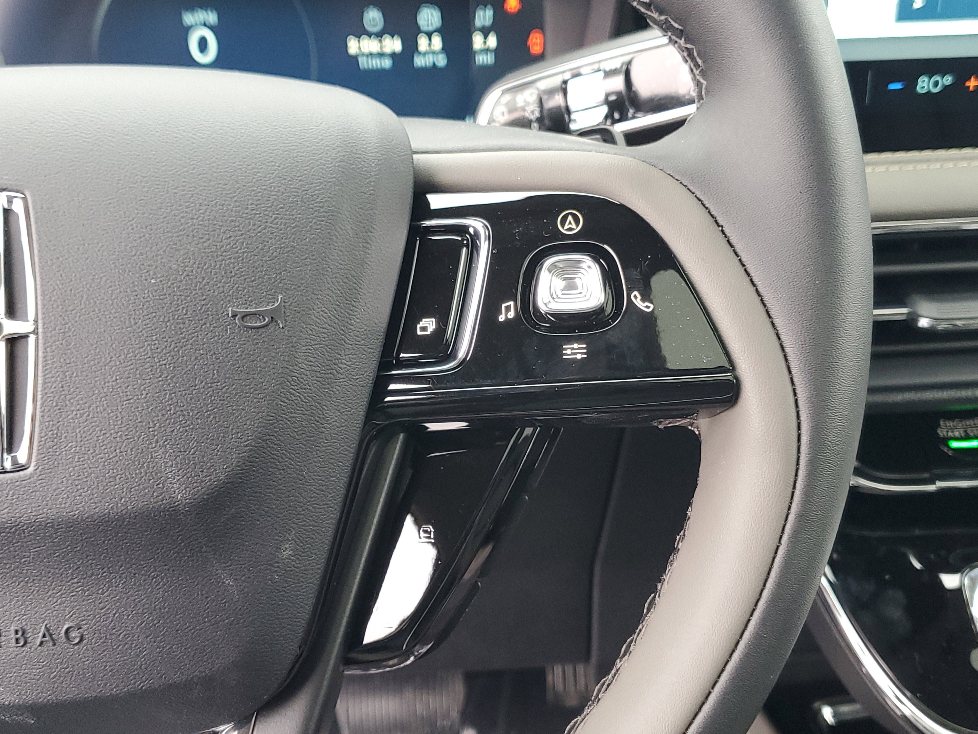 New 2026 Lincoln Corsair Premiere image 18