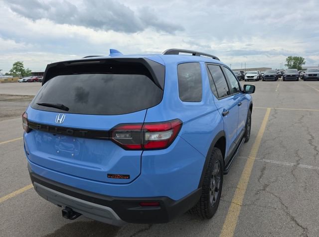 Used 2024 Honda Pilot TrailSport image 2