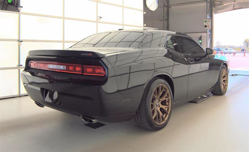 Used 2009 Dodge Challenger SRT8 w/ SRT Option Group II RWD image 9