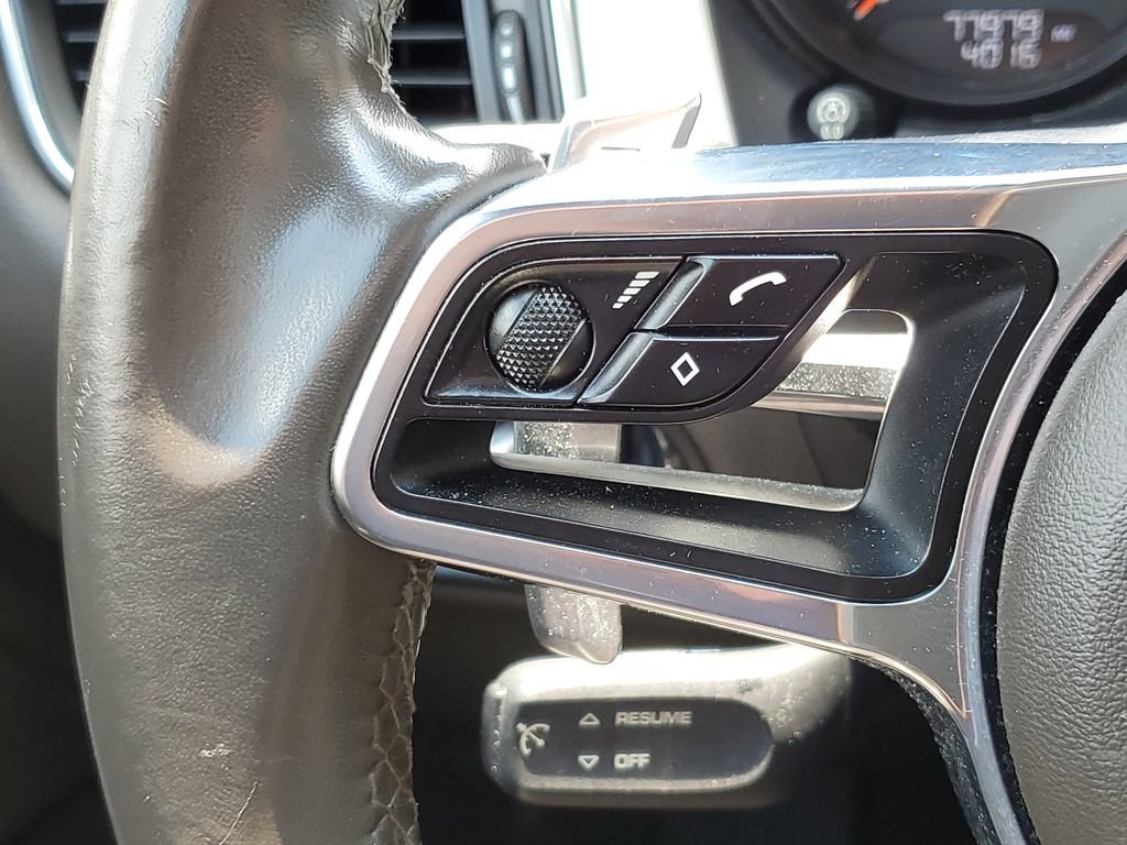 Used 2016 Porsche Macan Turbo AWD/4WD image 12
