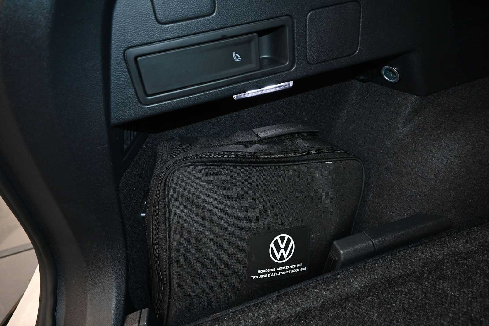 Used 2022 Volkswagen Tiguan SE R-Line AWD/4WD image 27