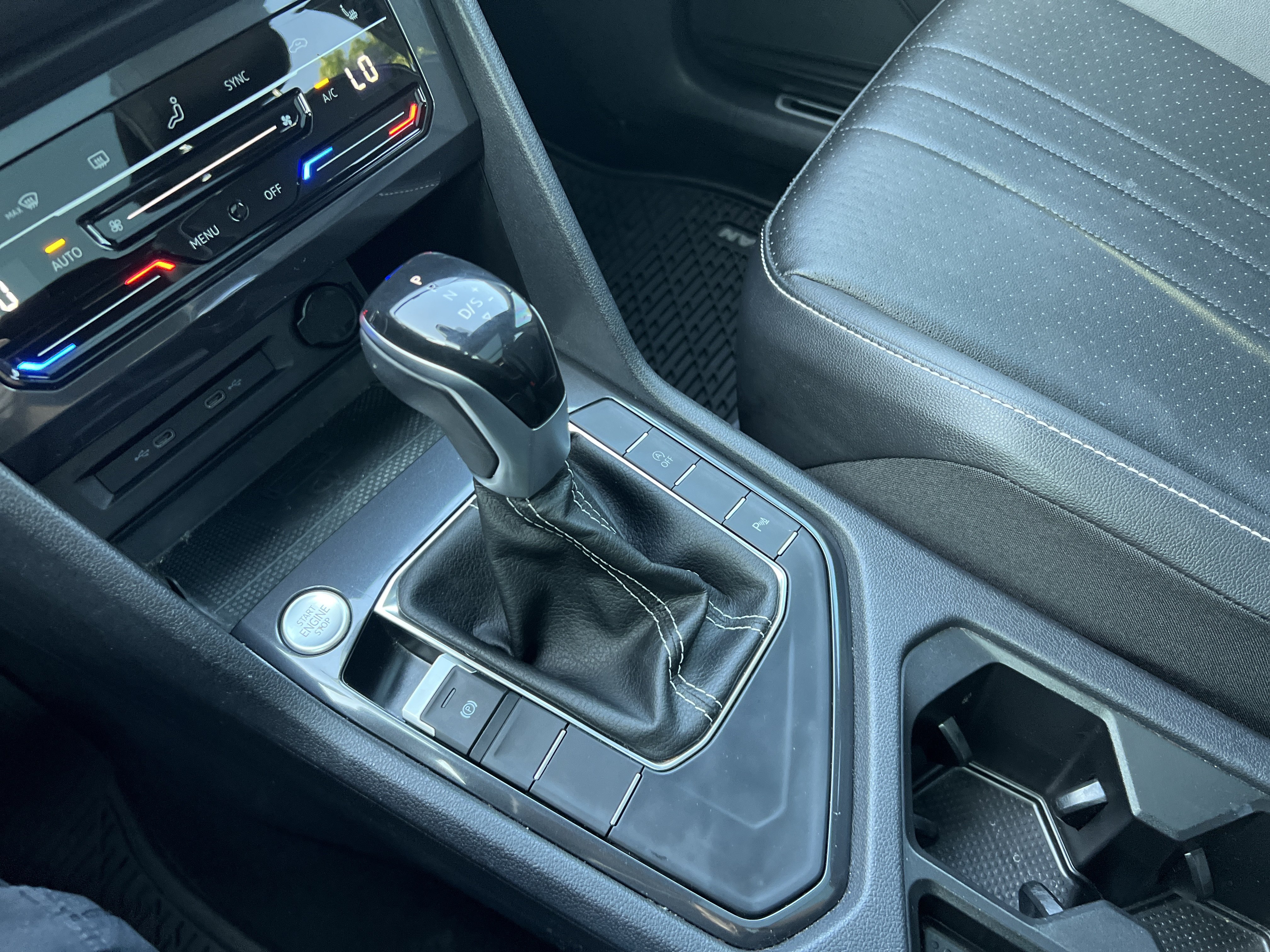 Certified 2022 Volkswagen Tiguan SE R-Line FWD image 20