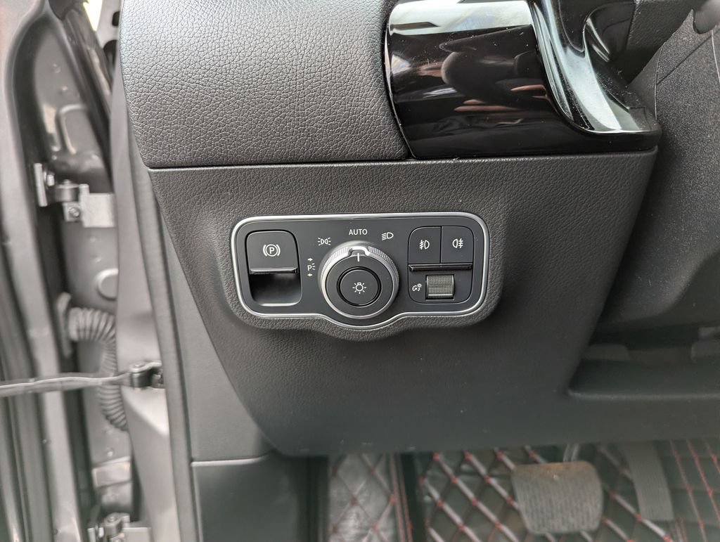 Used 2021 Mercedes-Benz GLA 250 4MATIC image 16