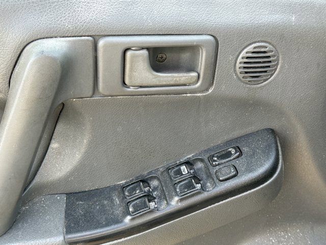 Used 2001 Isuzu Rodeo S image 16