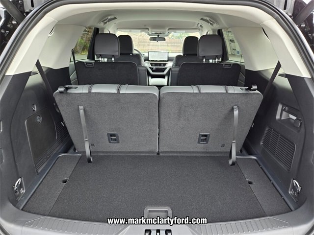 New 2025 Ford Explorer Active w/ Active Comfort Package image 11