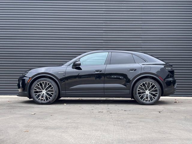 New 2026 Porsche Macan Electric RWD image 2