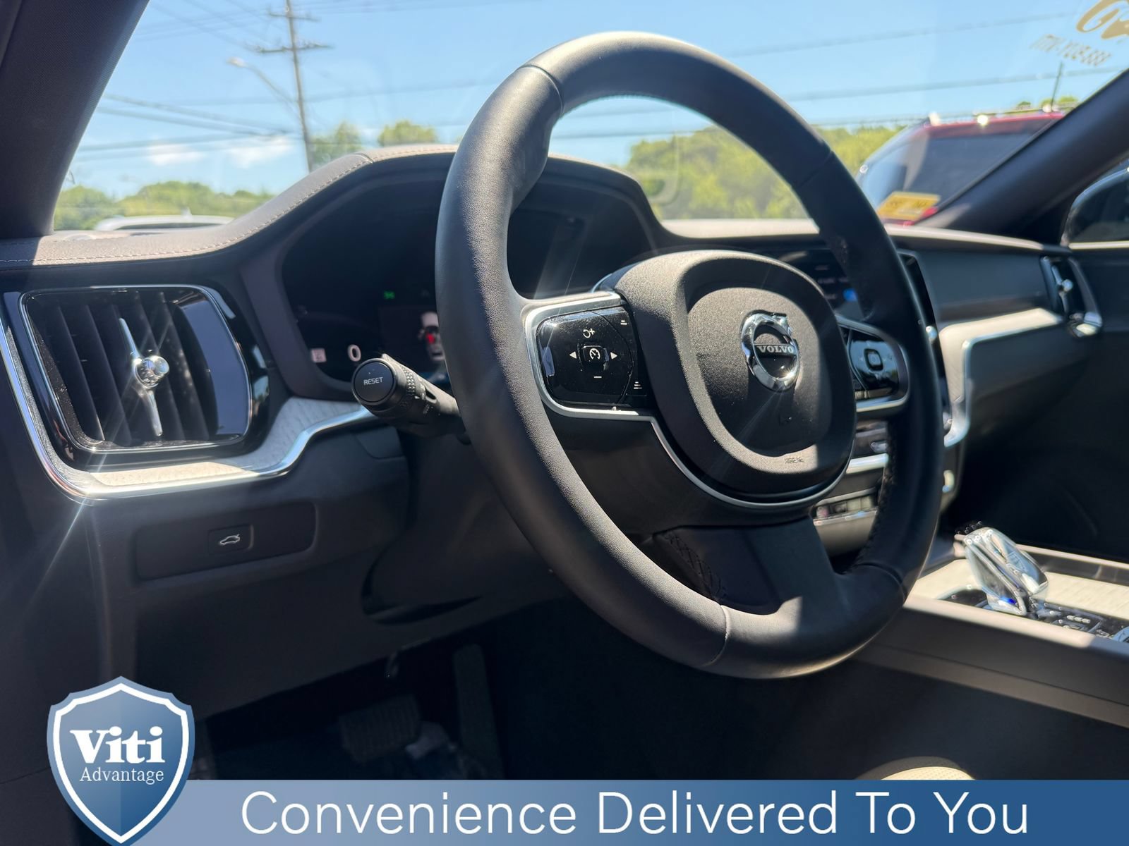 Certified 2025 Volvo V60 B5 Cross Country Ultra w/ Protection Package Premier AWD/4WD image 17