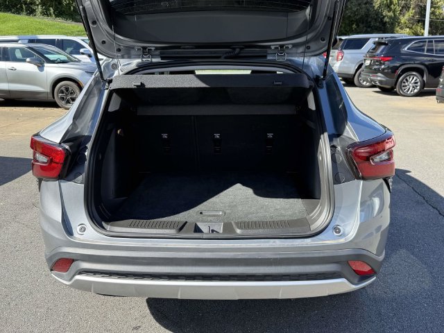 Used 2026 Chevrolet Trax LT FWD image 13