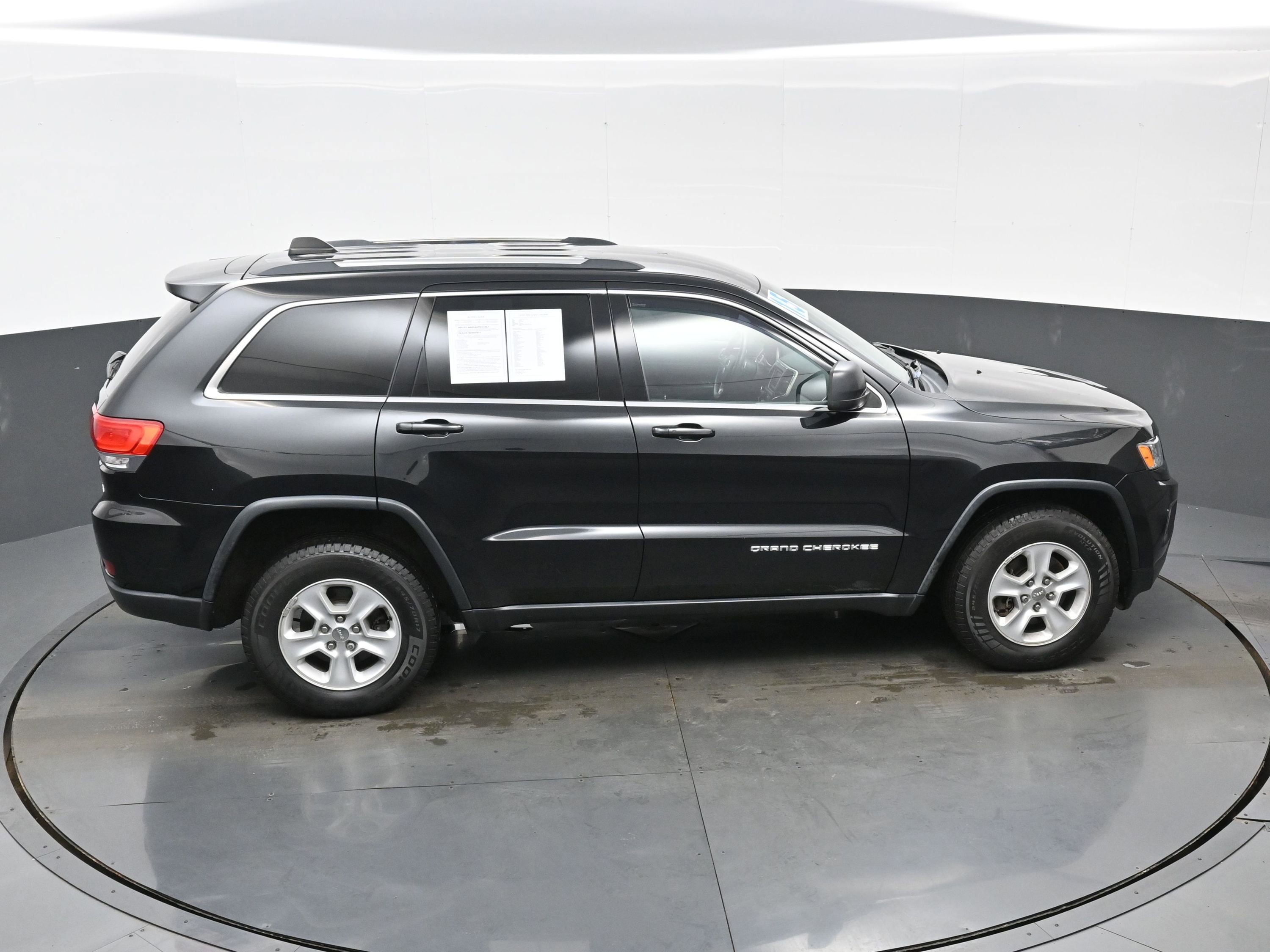 Used 2015 Jeep Grand Cherokee Laredo w/ Quick Order Package 23E image 35