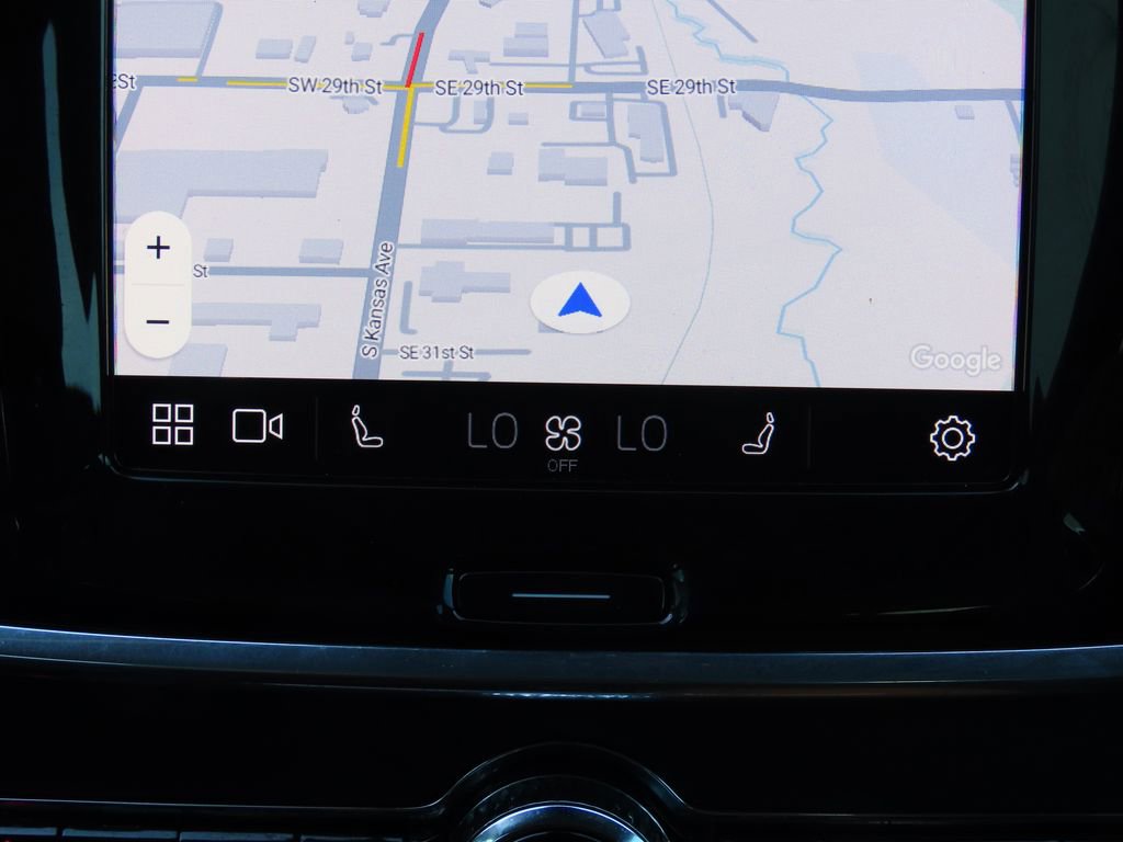 Used 2022 Volvo S90 B6 Momentum image 27