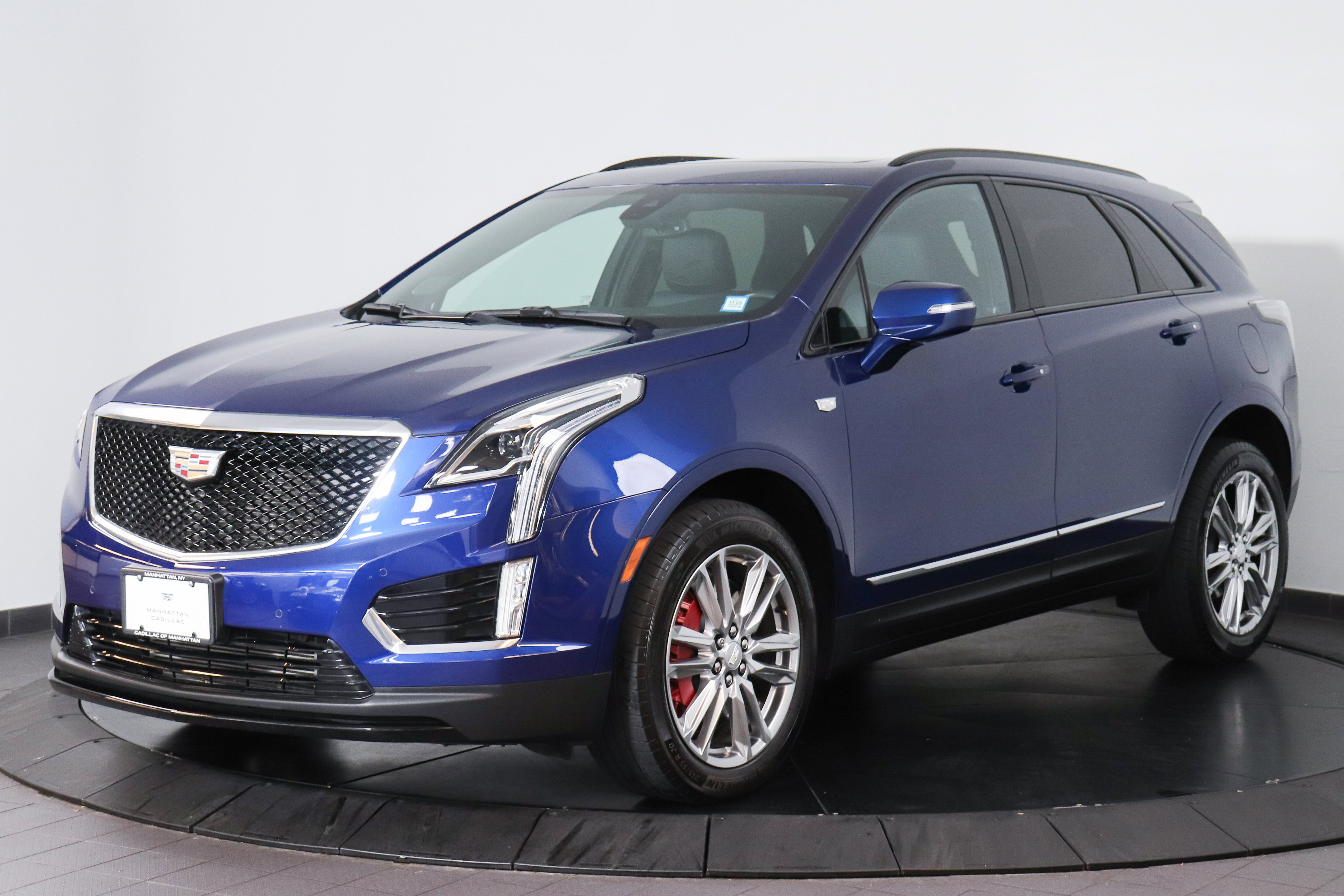 Certified 2023 Cadillac XT5 Sportv image 1