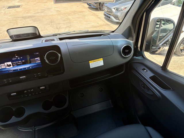 New 2025 Mercedes-Benz Sprinter 2500 image 12