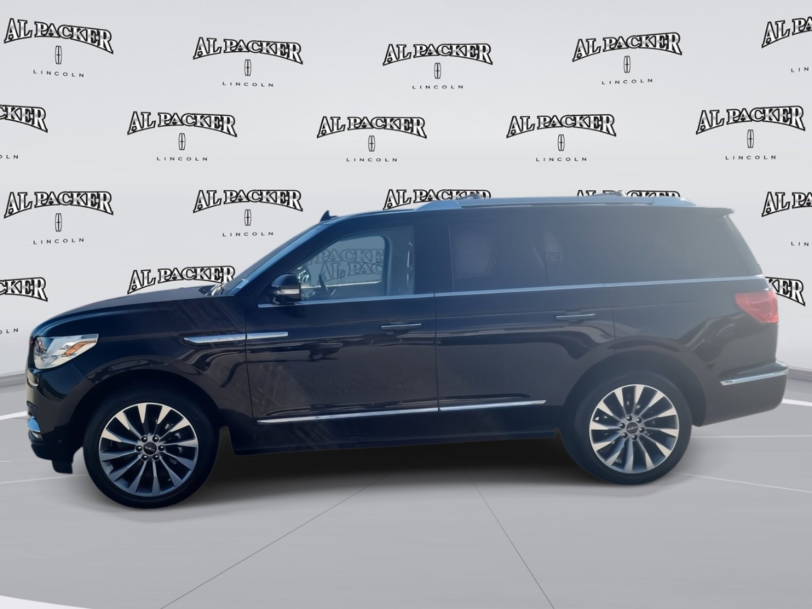 Used 2020 Lincoln Navigator Reserve w/ Luxury Package image 2