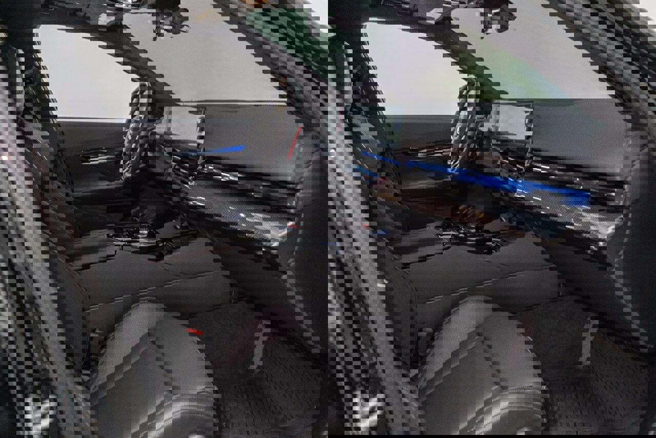 Used 2025 BMW M5 w/ Carbon Package image 56