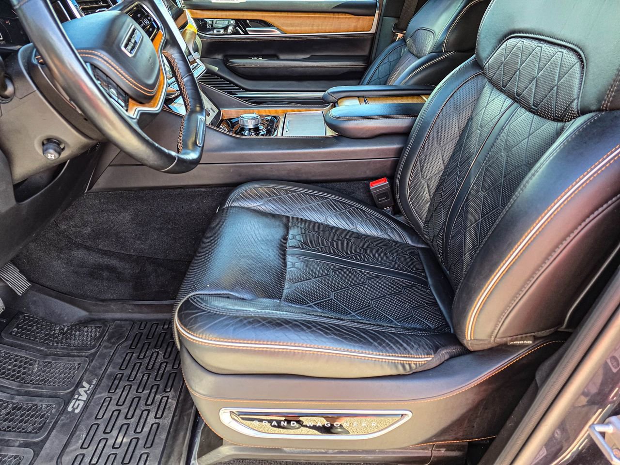 Used 2022 Jeep Grand Wagoneer Series III AWD/4WD image 14