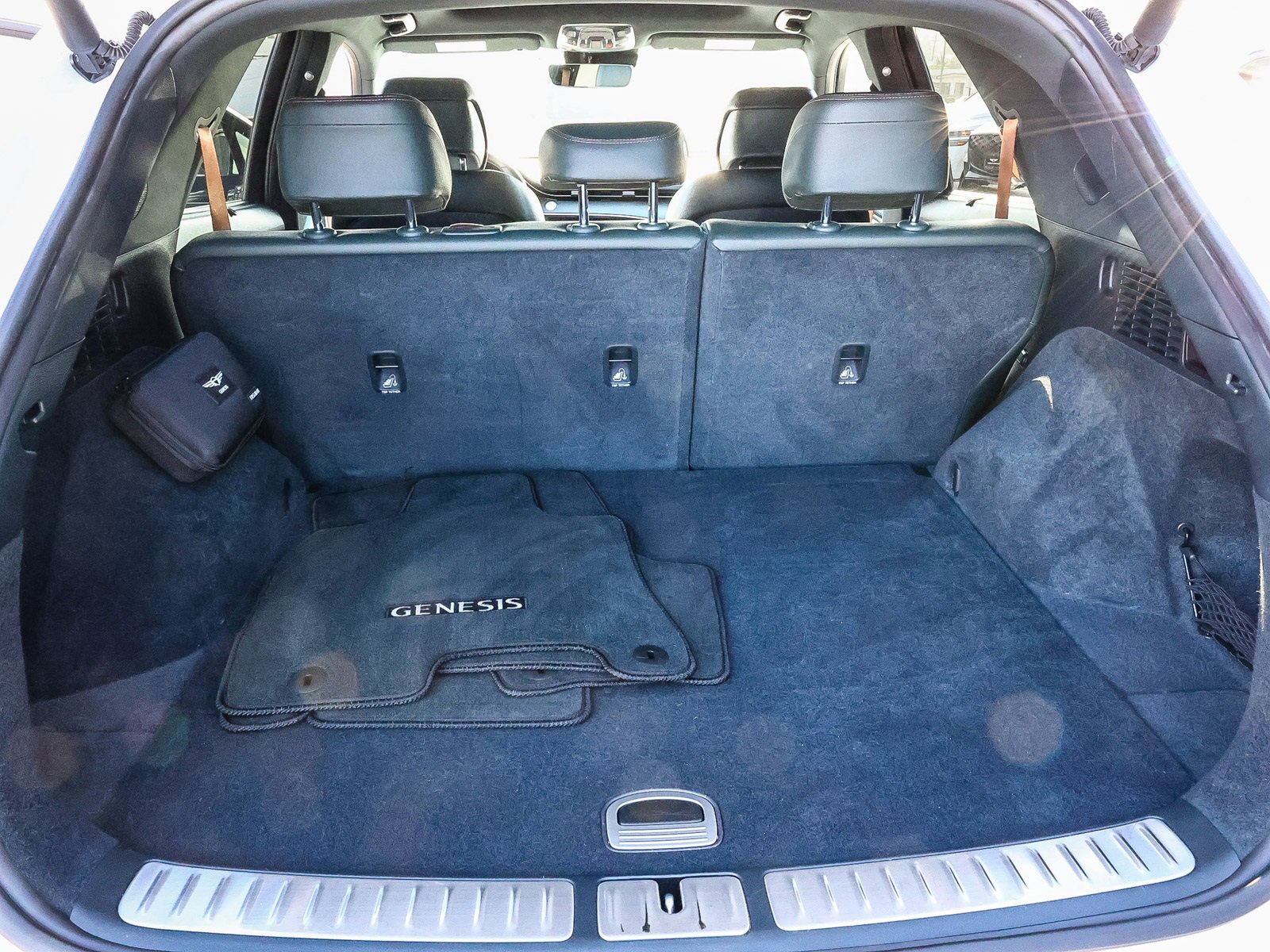 Used 2023 Genesis GV70 2.5T w/ Advanced Package image 29