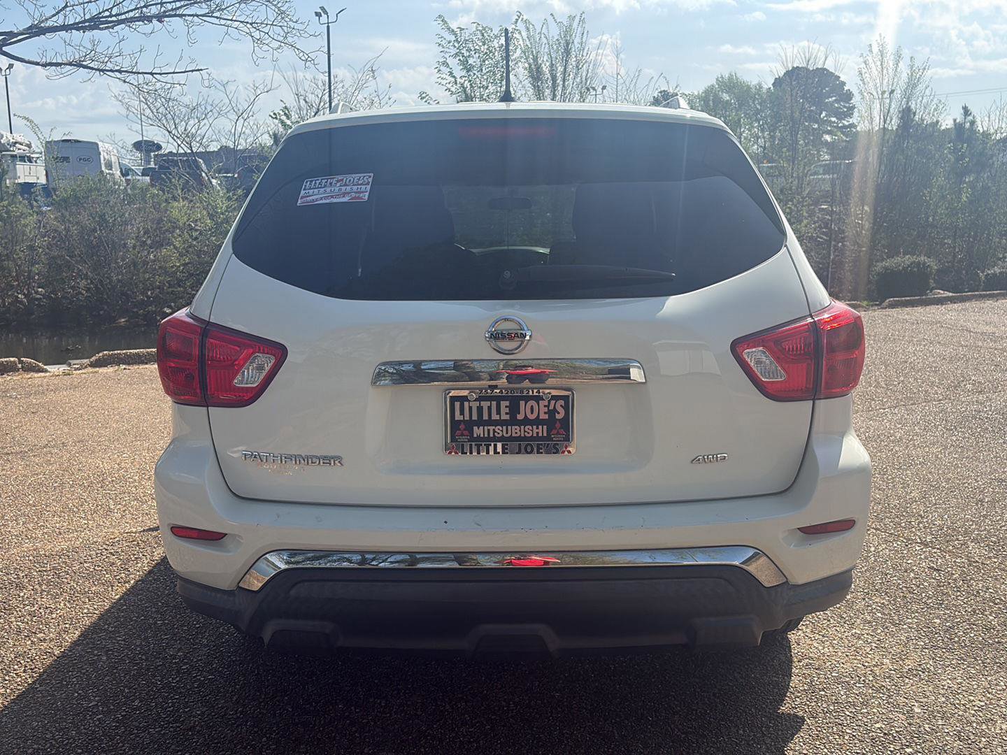 Used 2017 Nissan Pathfinder S image 6