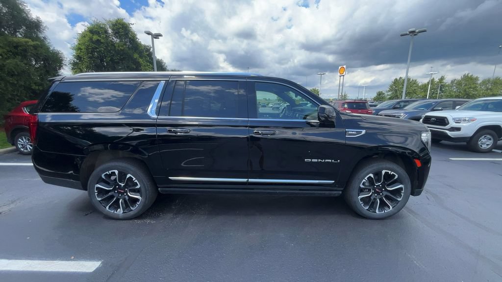 Used 2023 GMC Yukon XL Denali w/ LPO, Floor Liner Package AWD/4WD image 8