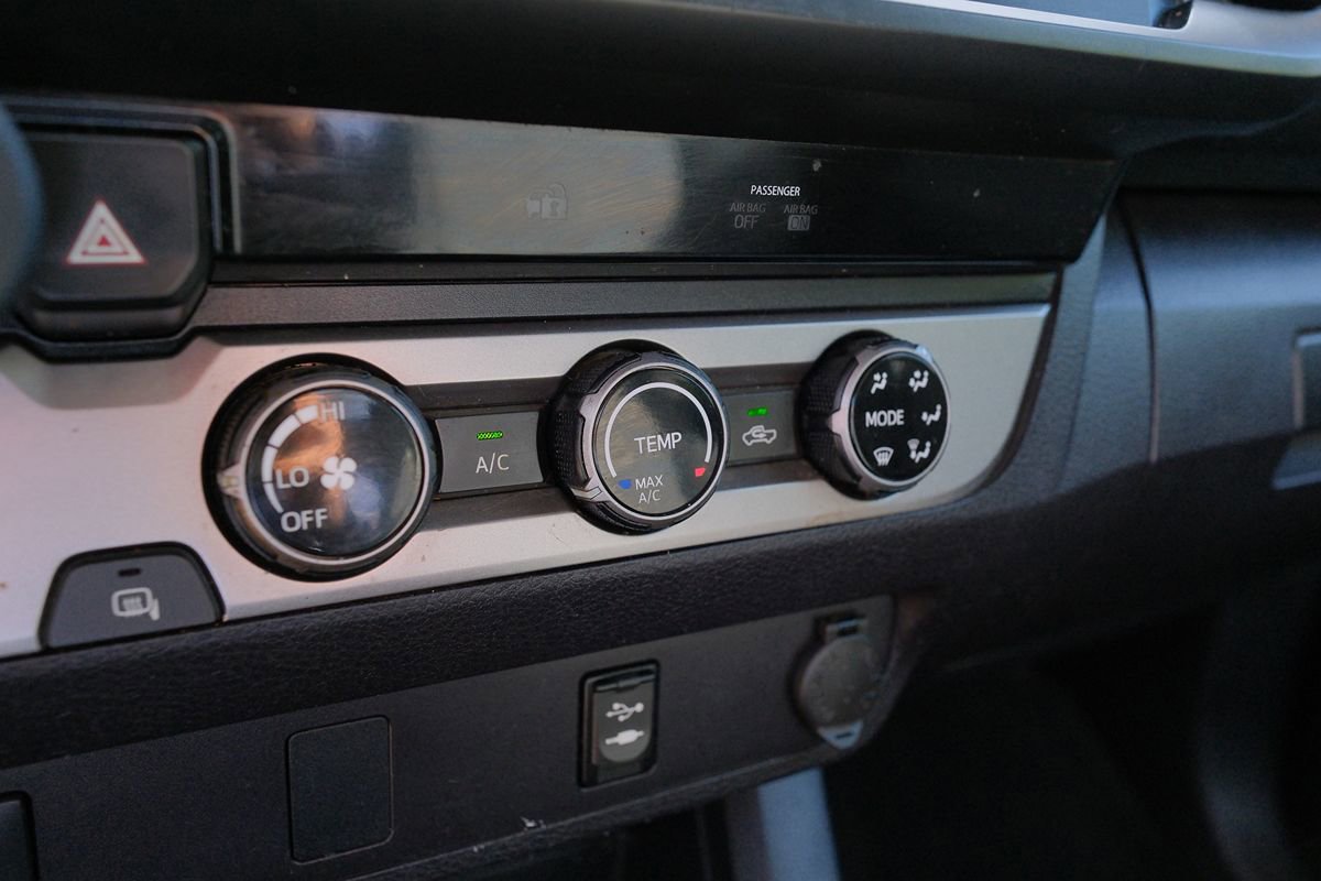 Used 2017 Toyota Tacoma SR RWD image 22