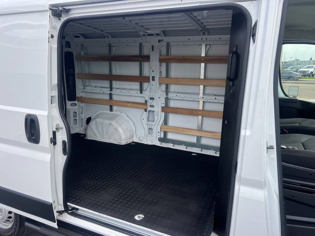 Used 2025 RAM ProMaster 2500 w/ U-Haul Equipment Group FWD image 34