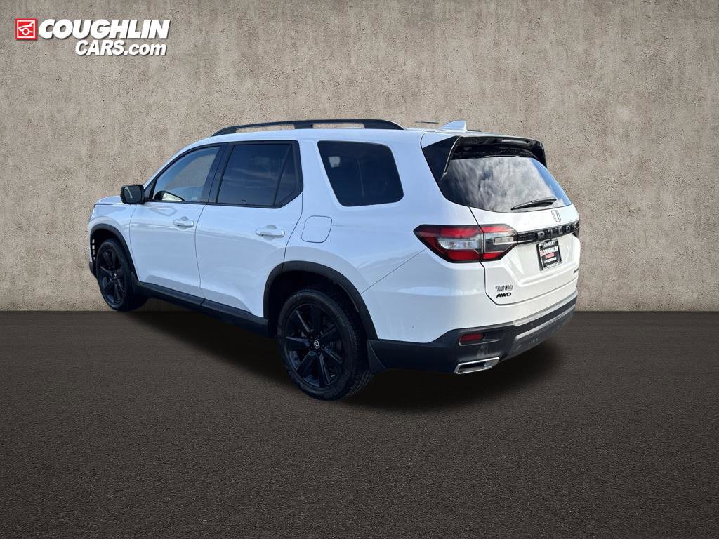 Used 2025 Honda Pilot Black Edition image 8