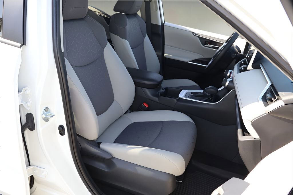 Certified 2024 Toyota RAV4 XLE image 17