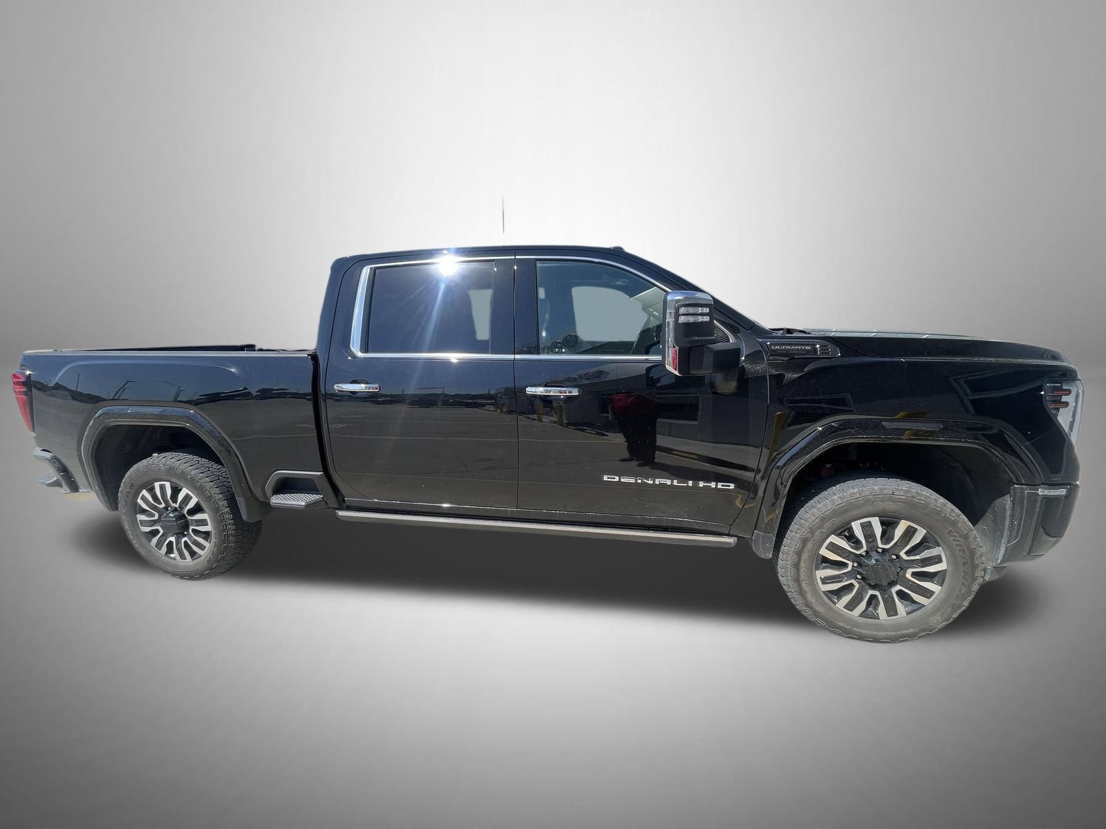Used 2024 GMC Sierra 2500 Denali Ultimate AWD/4WD image 4