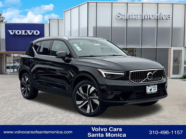 New 2024 Volvo XC40 B5 Plus w/ Climate Package