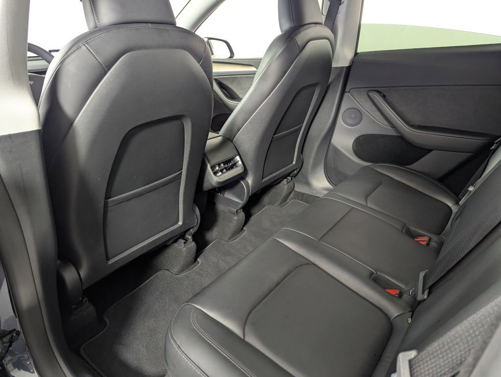 Used 2025 Tesla Model Y Performance image 31