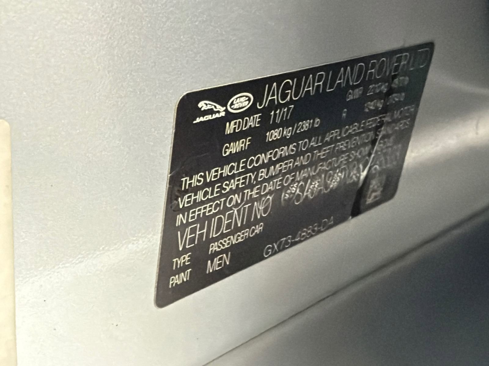 Used 2018 Jaguar XE Premium image 31