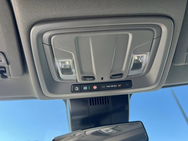 Used 2025 Chevrolet Silverado 1500 Custom image 20