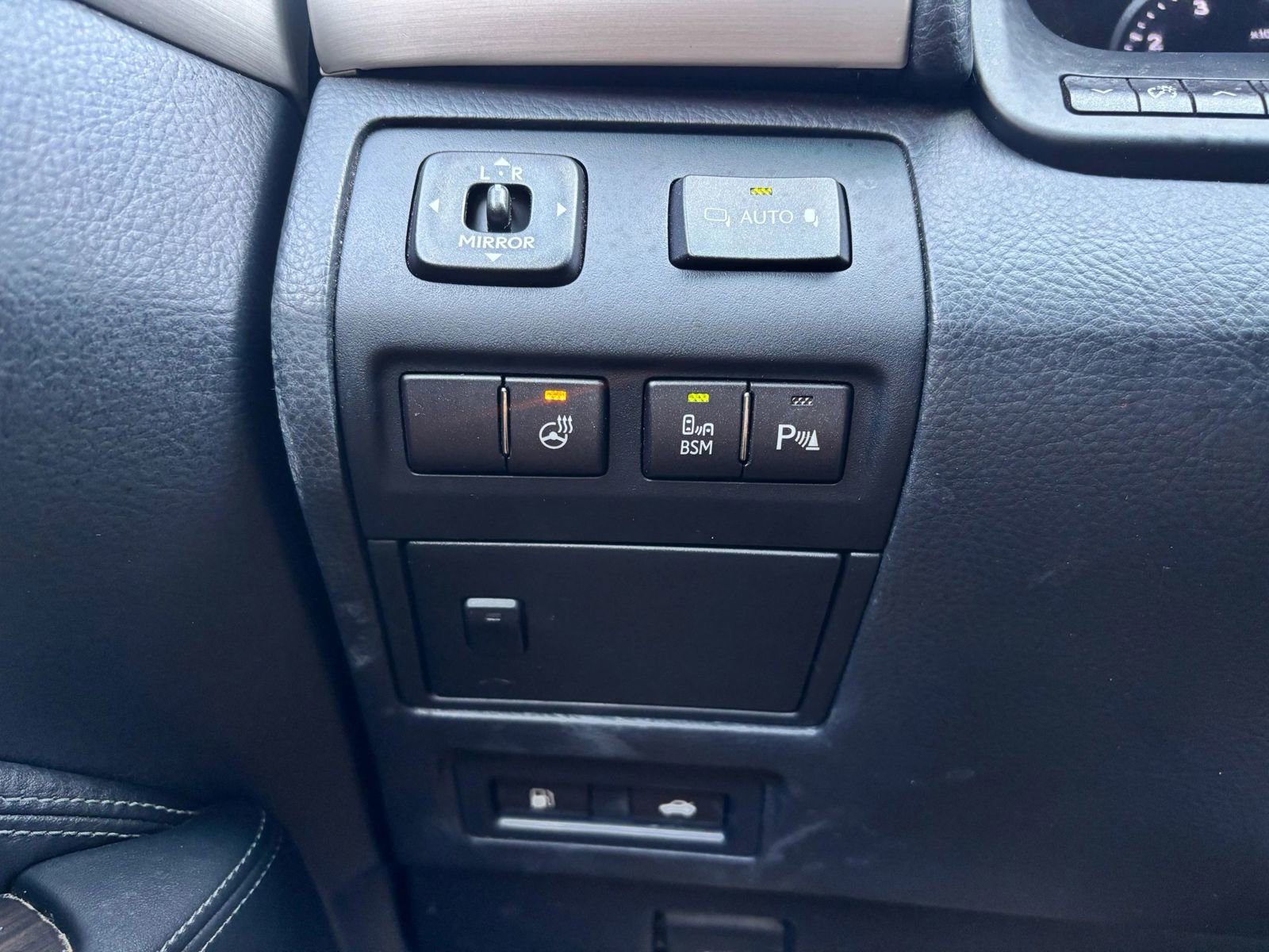 Used 2013 Lexus LS 460 LS 460 Sedan 4D w/ Comfort Pkg image 25