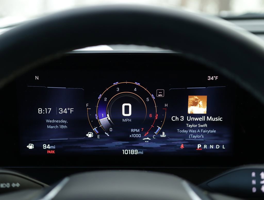 Used 2024 Chevrolet Traverse LT w/ Trailering Package image 12