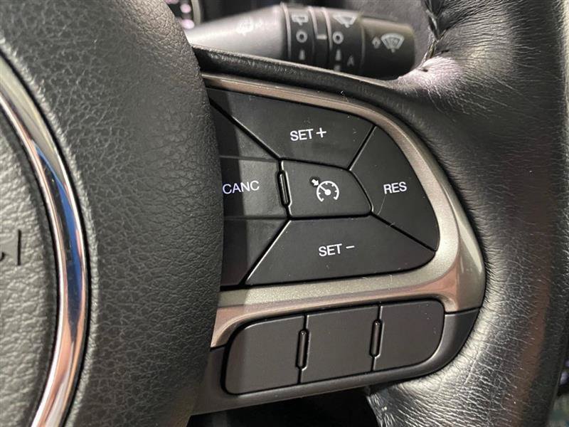 Used 2018 Jeep Renegade Limited w/ UConnect 8.4 Nav Group AWD/4WD image 23