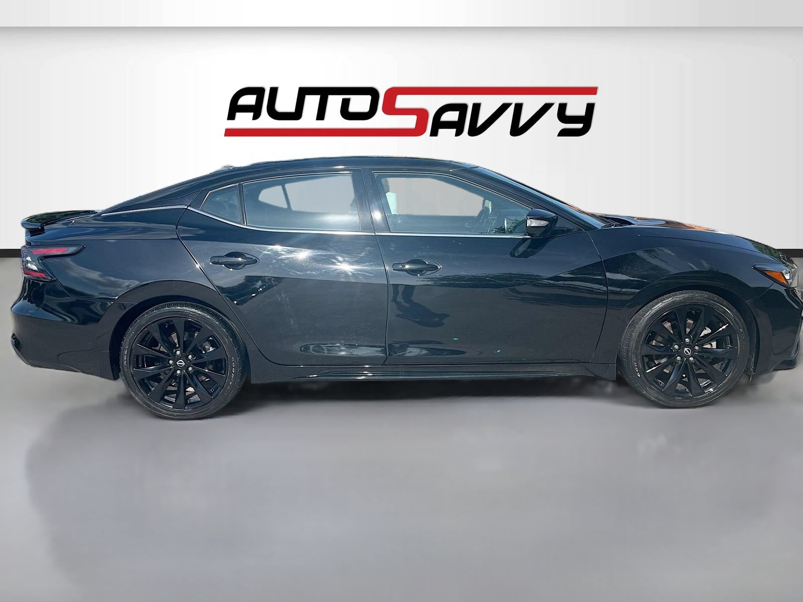 Used 2023 Nissan Maxima SR w/ Sport Mat Group FWD image 8