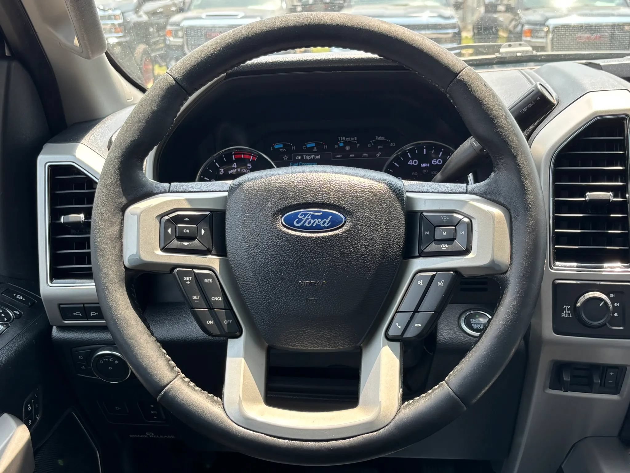 Used 2019 Ford F250 Lariat w/ Lariat Ultimate Package AWD/4WD image 37