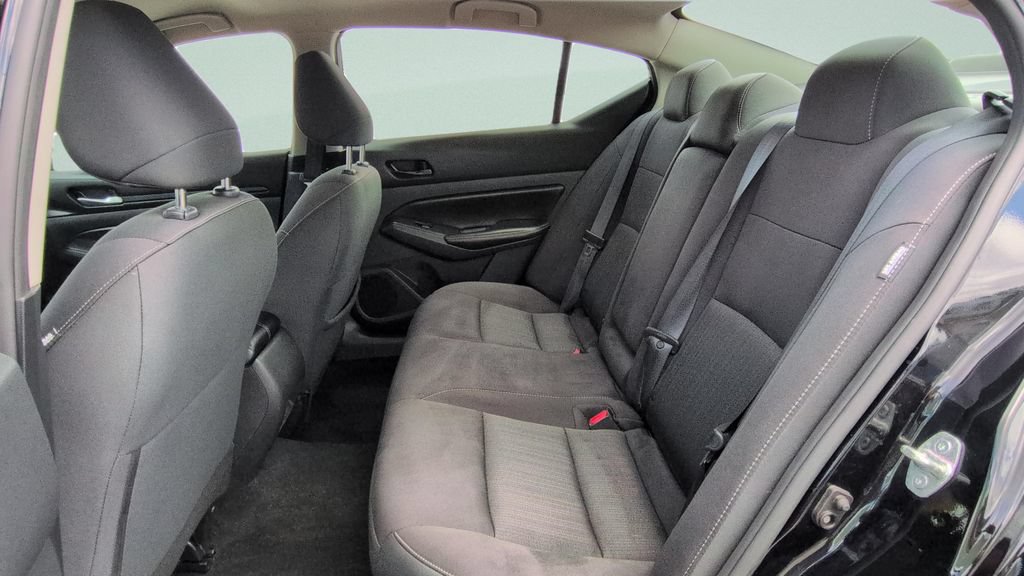 Certified 2024 Nissan Altima 2.5 SV FWD image 9