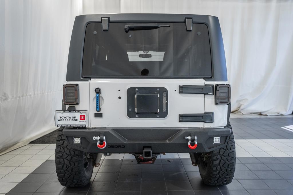 Used 2015 Jeep Wrangler Unlimited Rubicon w/ Connectivity Group image 5