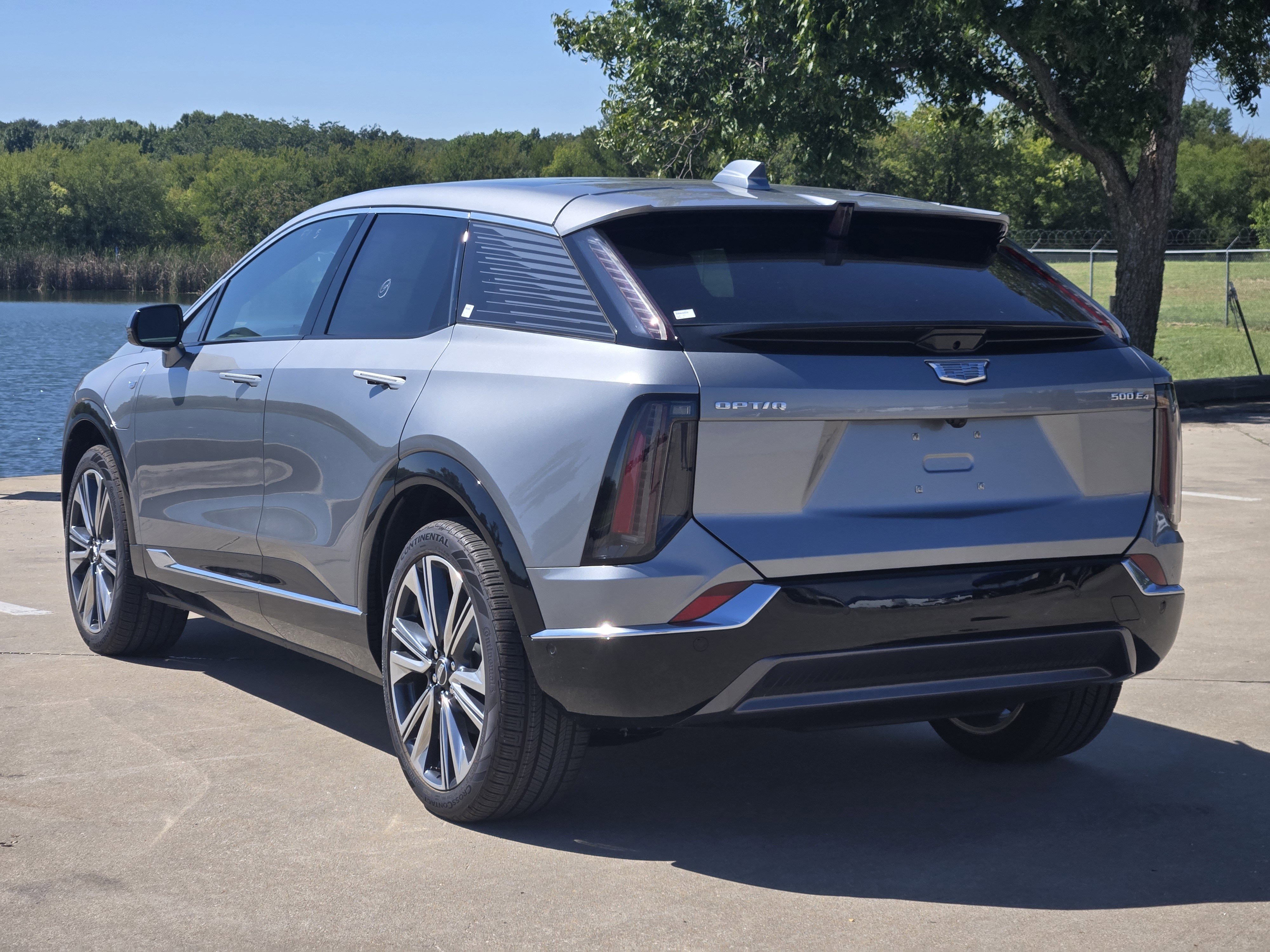 New 2025 Cadillac Optiq Luxury 2 image 3