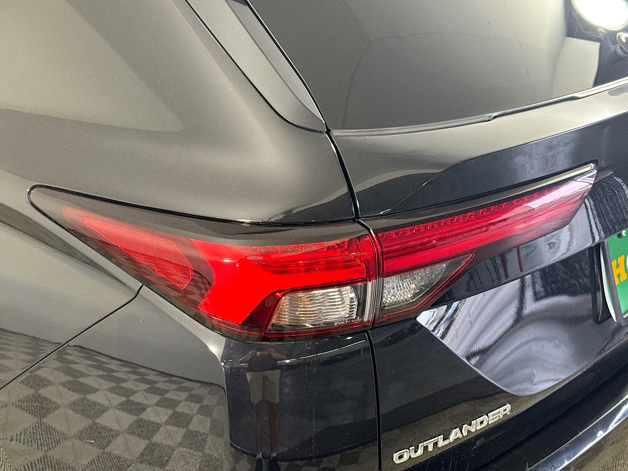 Used 2024 Mitsubishi Outlander ES image 36