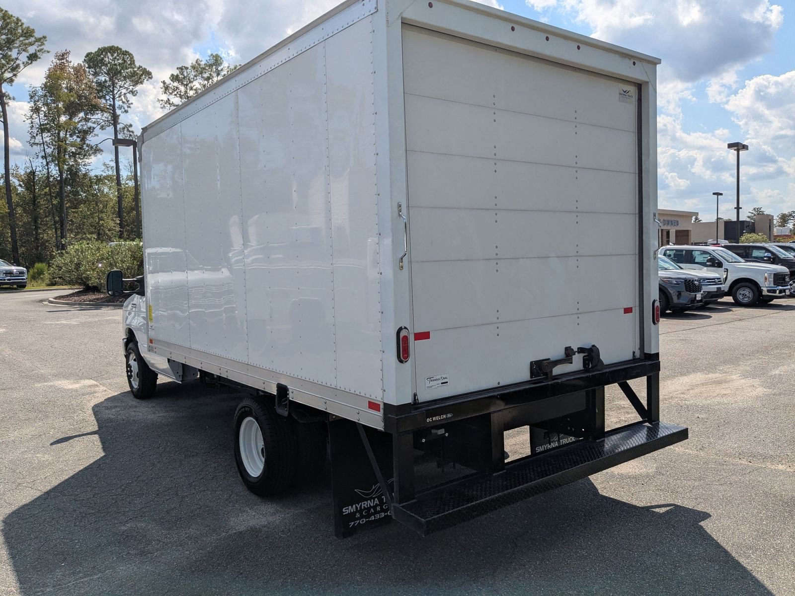 Certified 2024 Ford E-350 and Econoline 350 Super Duty w/ Power Windows & Locks Group image 7