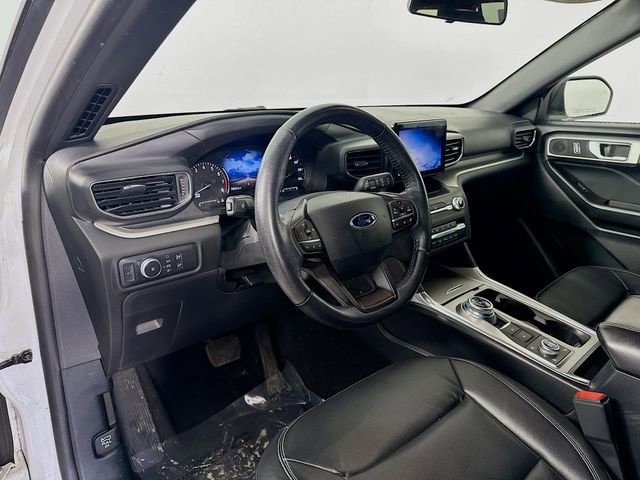 Used 2020 Ford Explorer XLT w/ Equipment Group 202A image 9