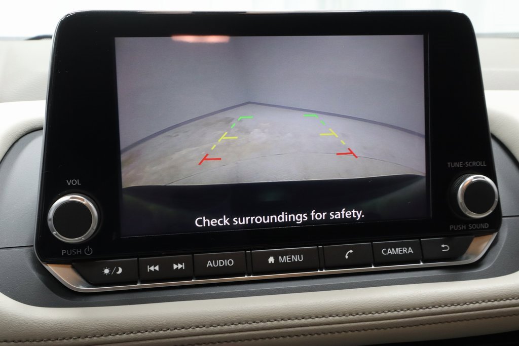 Certified 2025 Nissan Rogue SV image 3