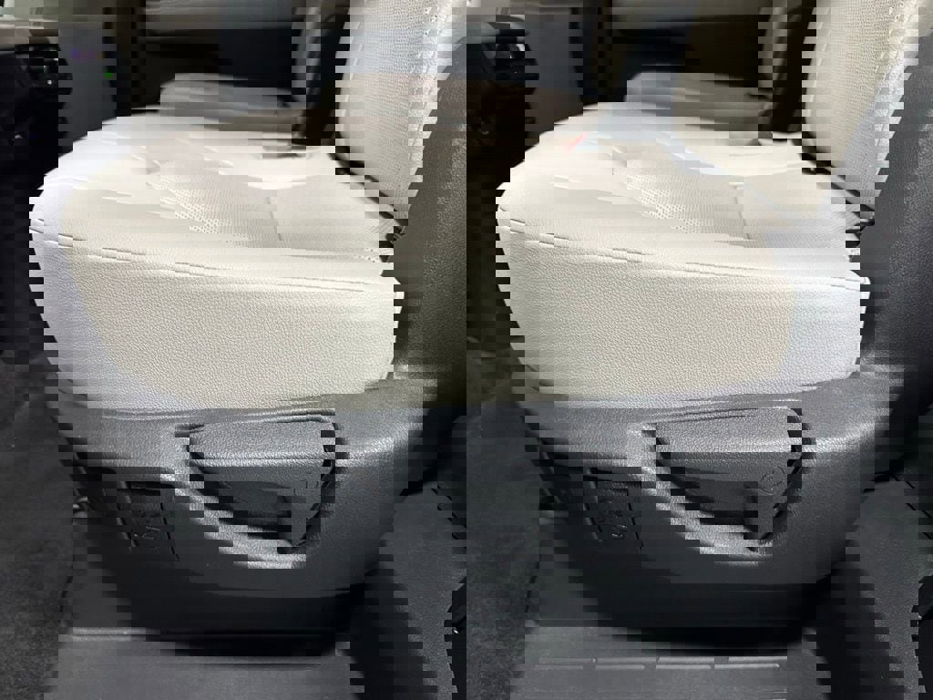 Used 2025 Toyota Grand Highlander AWD image 47