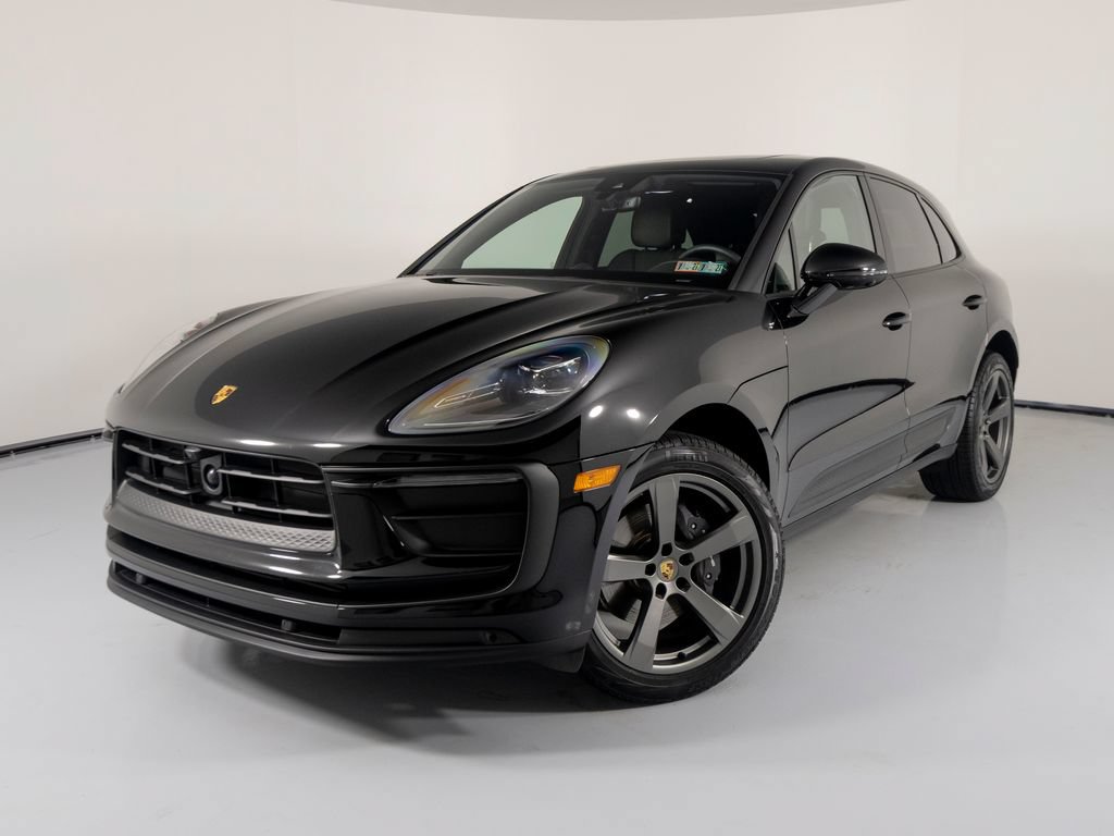 Certified 2026 Porsche Macan AWD/4WD image 1