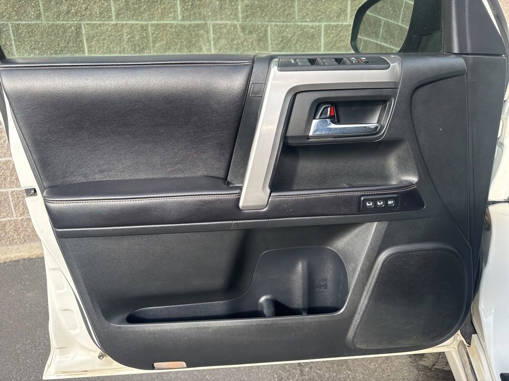 Used 2016 Toyota 4Runner Limited image 11