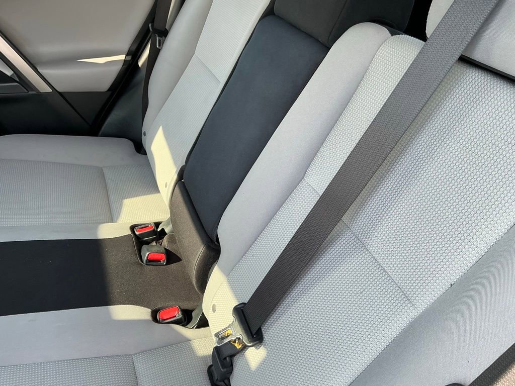 Used 2018 Toyota RAV4 XLE AWD/4WD image 18