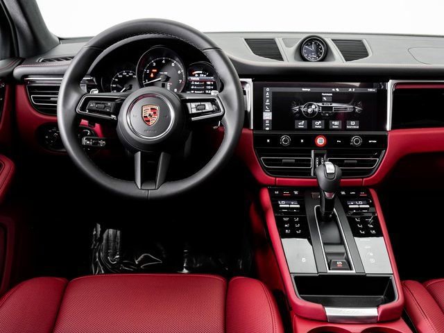 Used 2026 Porsche Macan AWD/4WD image 15