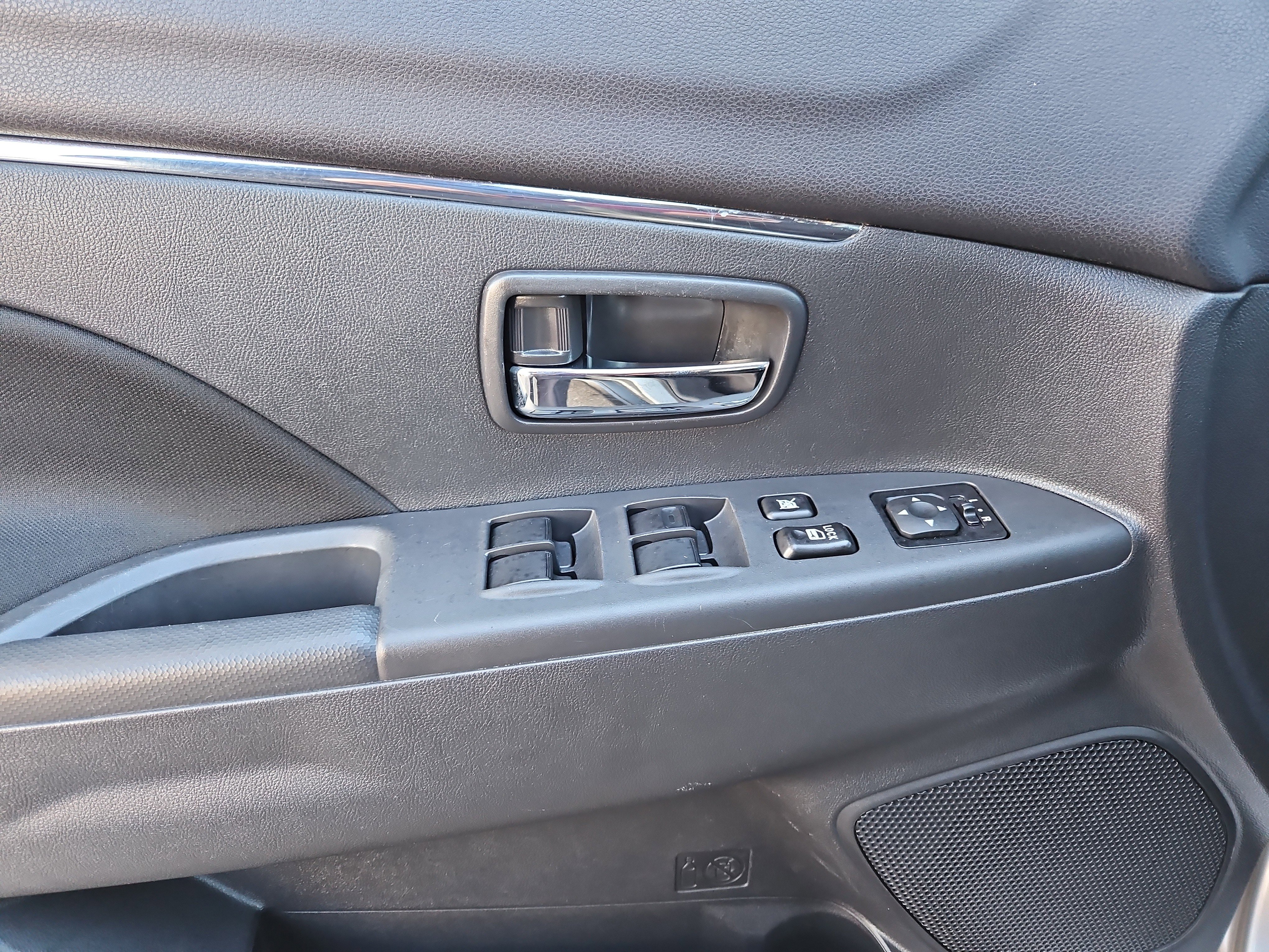 Used 2023 Mitsubishi Outlander Sport ES image 7